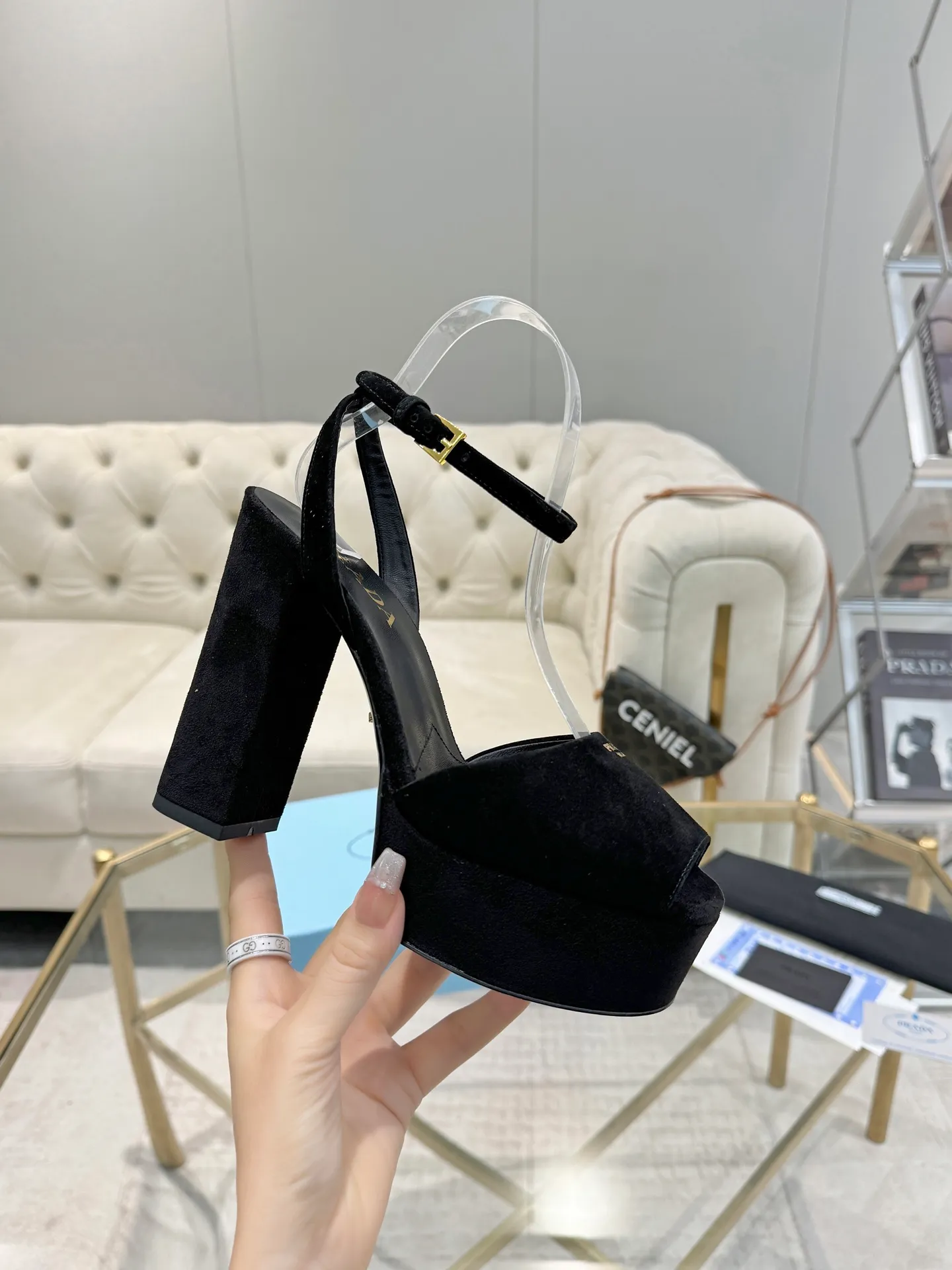👟👟Ex-factory price 600👟👟 (imitation leather bottom-20) New arrival 👉Ready stock👈Remove the original board and make a 1:1 replica‼ ️The highest version ✅ Prada's early spring catwalk hot style 😘The latest spring style thick square toe water platform series (genuine leather outsole), (simulated leather sole) goddess must-have for super beautiful feet 👉The upper is made of imported original calfskin, soft and textured, lining + foot pads, imported sheepskin lining, breathable and comfortable, private model water platform, heel, water platform 3.5M, heel height 12M Code number 35M-39M (34 40 41 42 43 is custom-made and cannot be returned or exchanged)